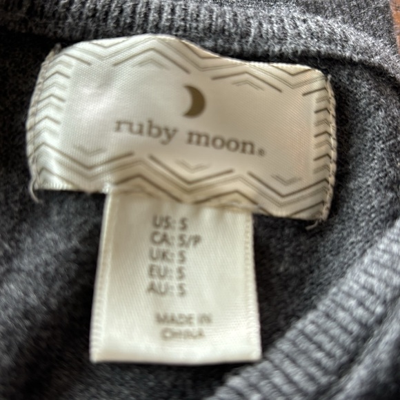 Ruby Moon size Small gray cold shoulder sweater dress. Very good condition. - Picture 8 of 8